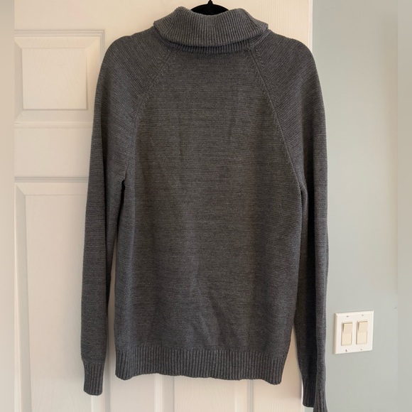 Banana Republic Men's Charcoal Cardigan Sweater - Picture 6 of 7